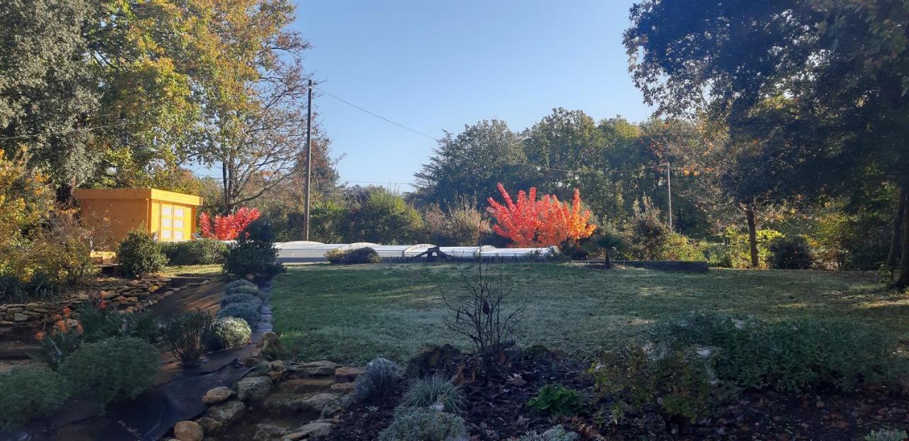 Aux Couleurs D'Esteil Sainte-Nathalène Exteriér fotografie